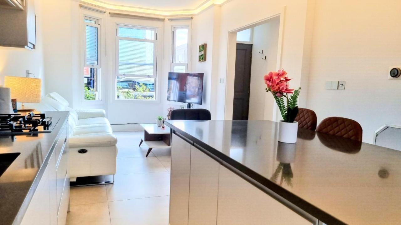 Surbiton Luxury Garden House 19 빌라 외부 사진